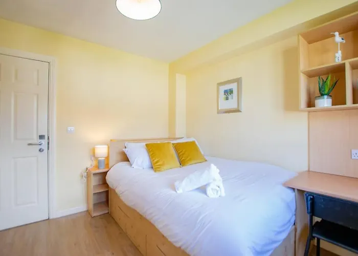 107 - Spacious Townhouse By Shortstays 別荘