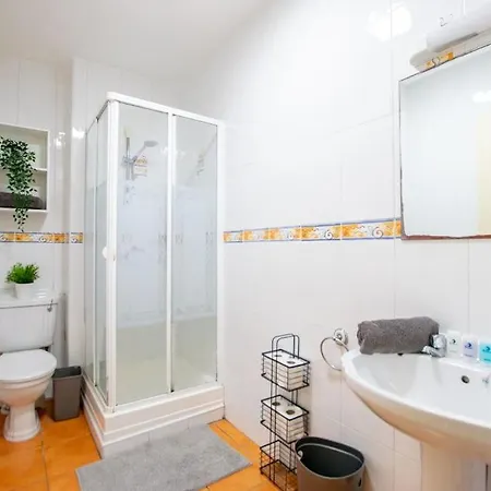 107 - Spacious Townhouse By Shortstays Holiday home Galway