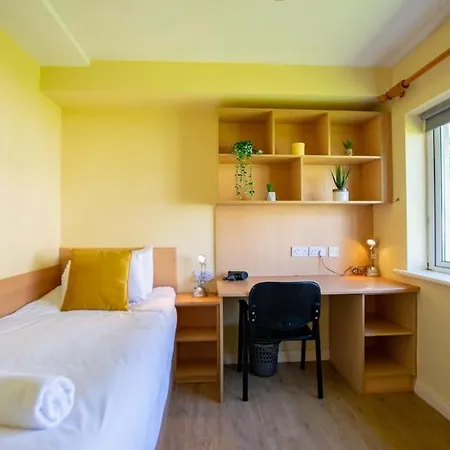 Prázdninový dům Spacious 4-bedroom Townhouse - Sleeps 8 - Parking