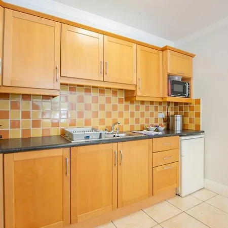 107 - Spacious Townhouse By Shortstays Galway